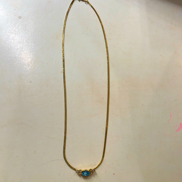 Jewelry - Vintage Light Blue Stoned Gem Necklace ✨🩵